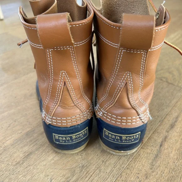 L.L. Bean Women’s  8" Tumbled Leather Bean Boots Tan/Navy, Size 9, Medium B - Picture 3 of 5
